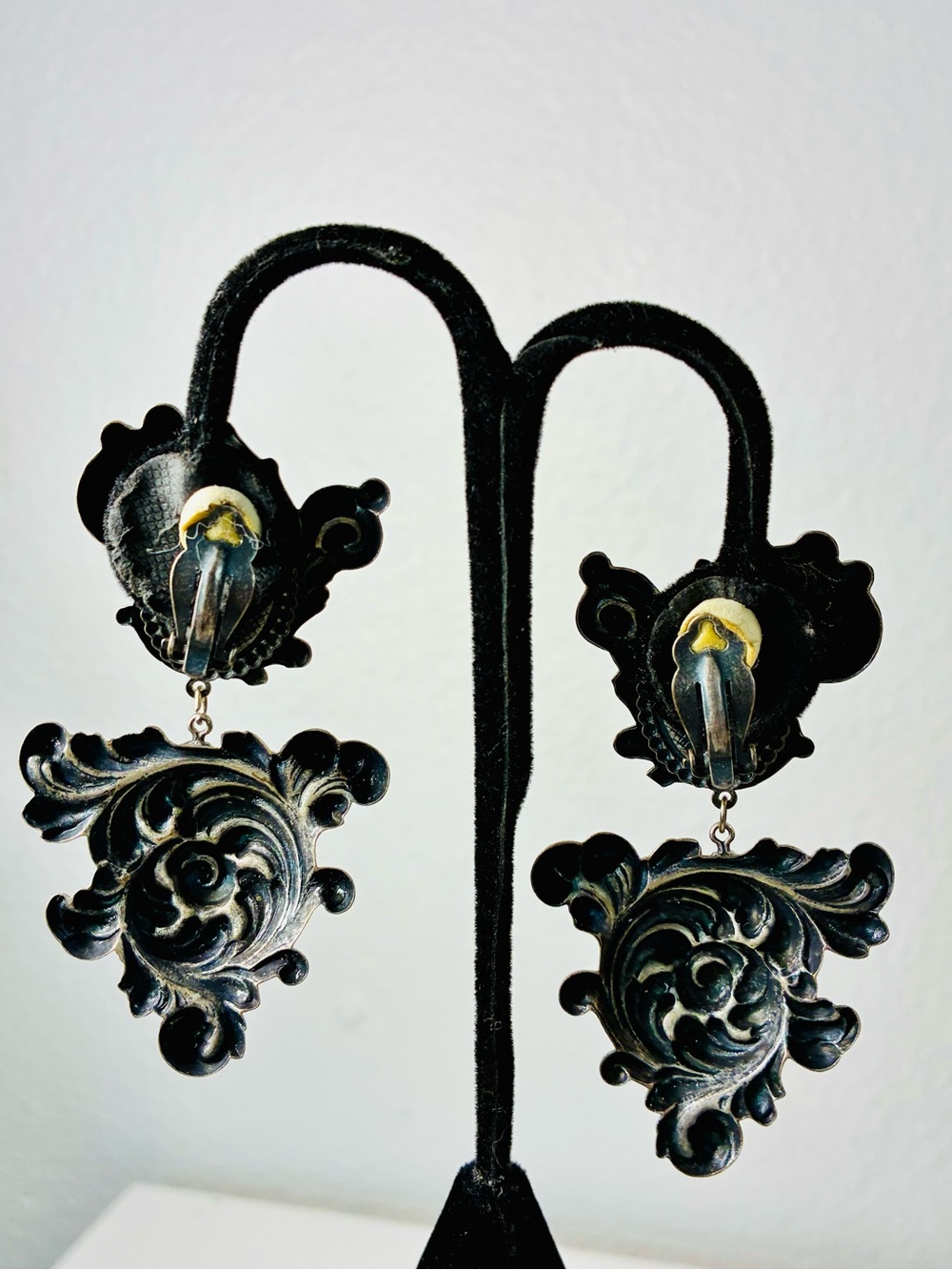 Banana Bob Baroque Scroll Drop Clip Earrings Black Faceted Cabochons 90s Runway - Picture 8 of 12